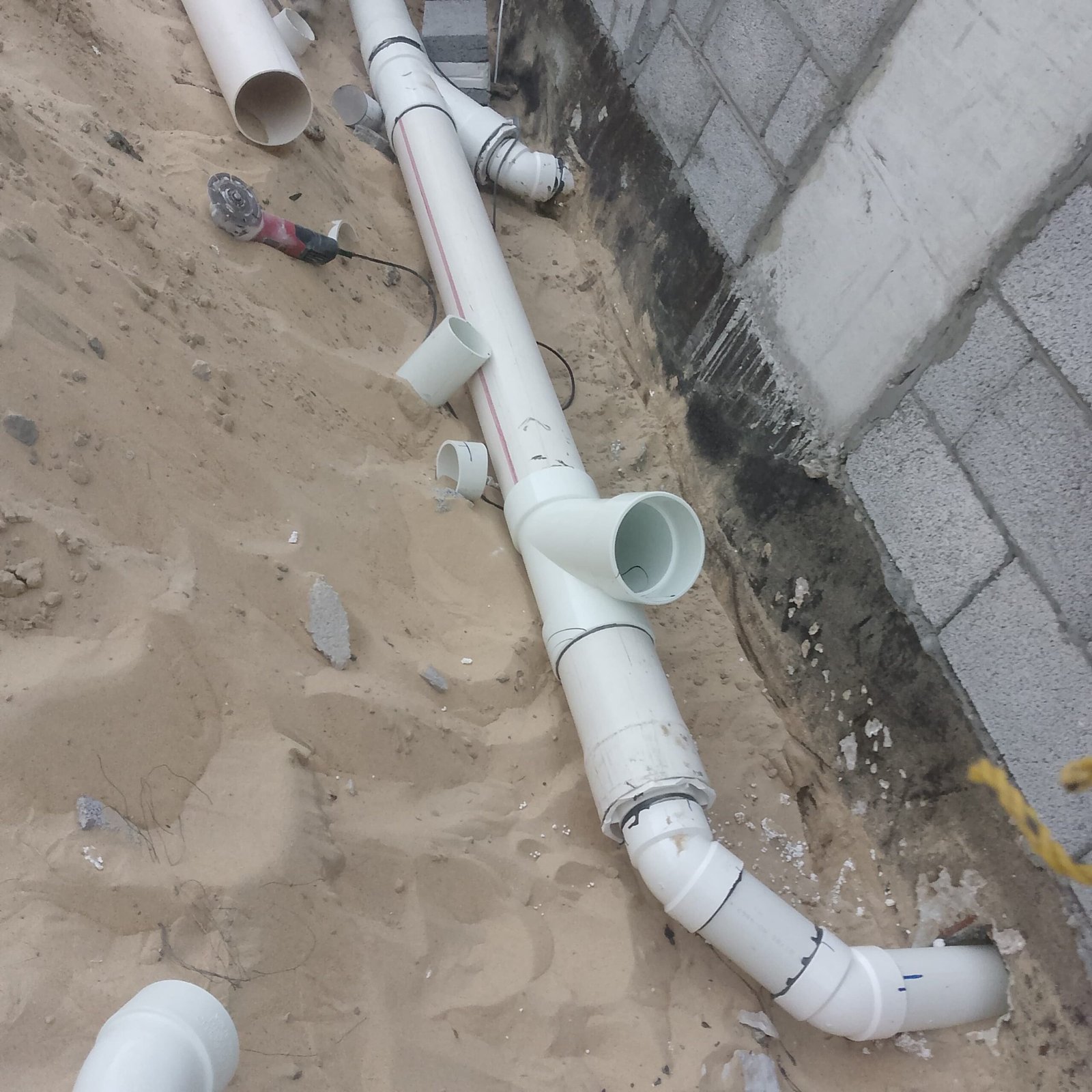 🔧 دليلك الكامل لخدمات السباكة المنزلية في الدمام: كشف التسربات، الإصلاح، والتركيب باحترافية 💧🏠
